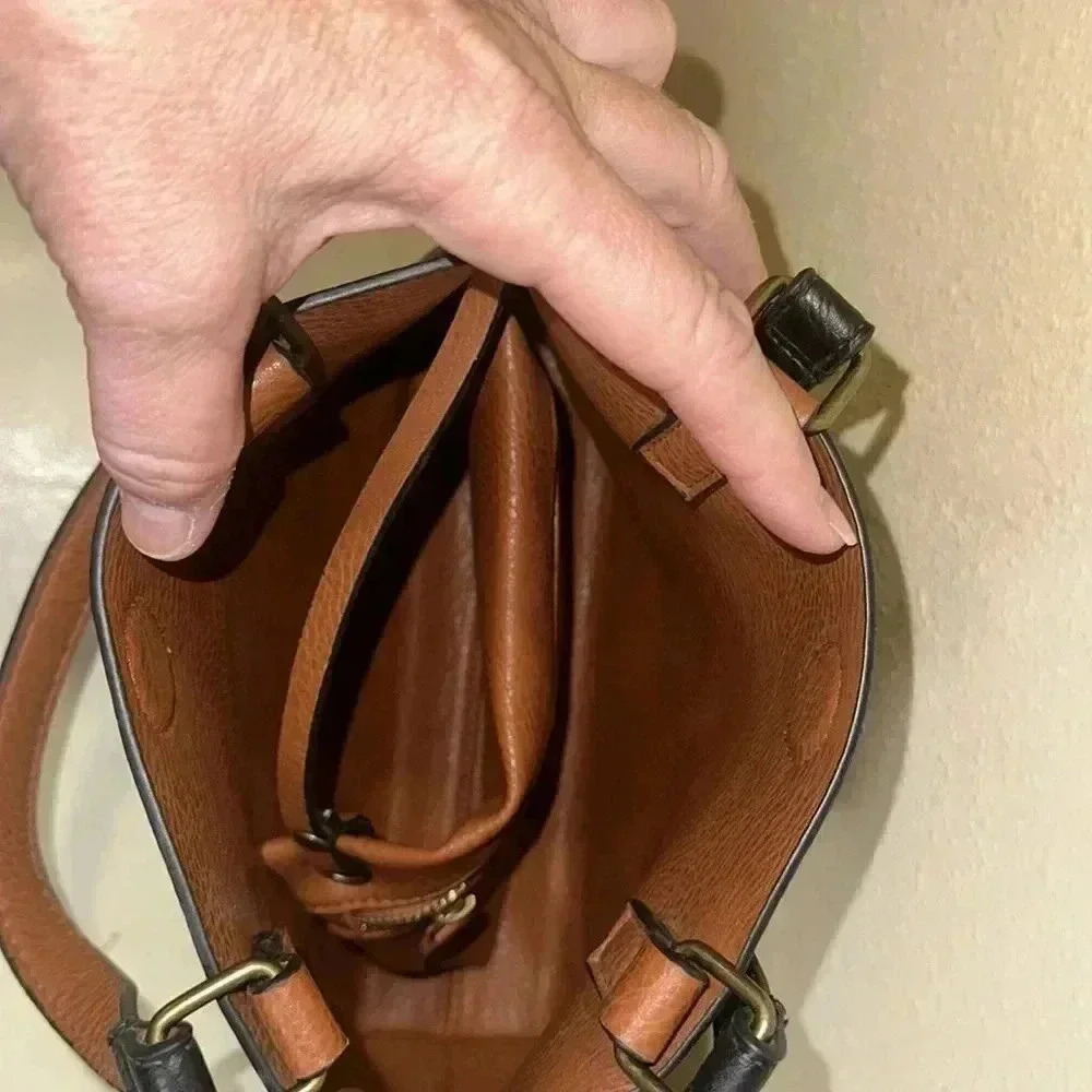 BASS leather purse - Picture 5 of 5